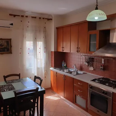 Asta 2 Apartment *